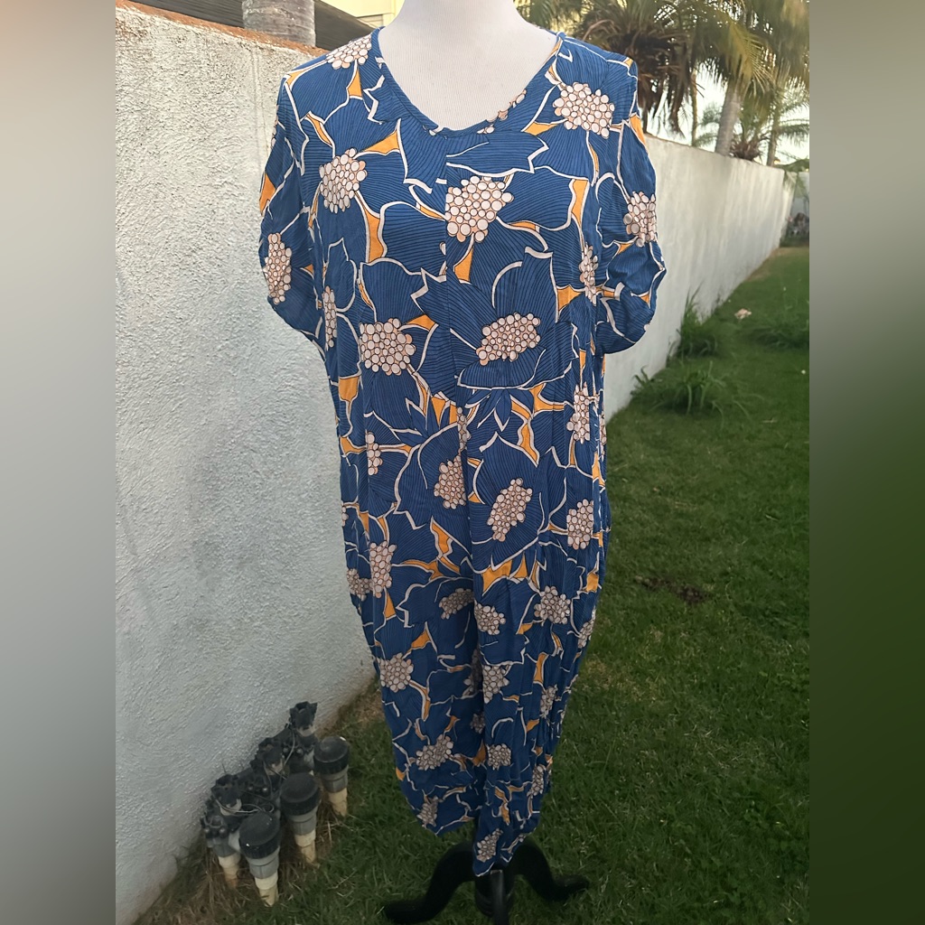 Preowned Ava Sky Multicolored Hawaiian Print Rompers Womens Small